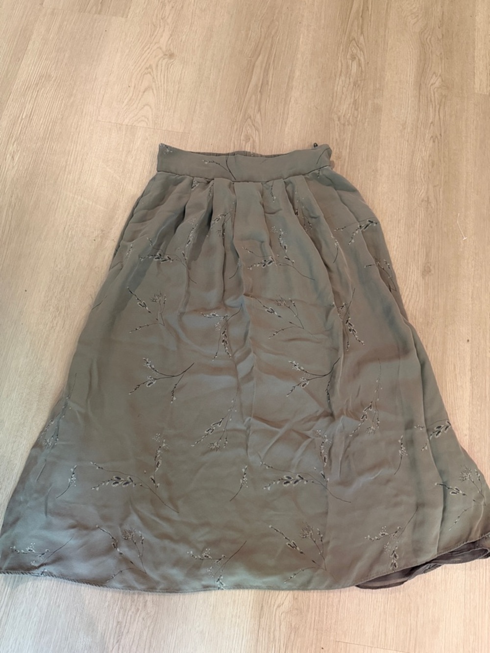 Aritzia Babaton 100% Silk Taupe Pleated Skirt